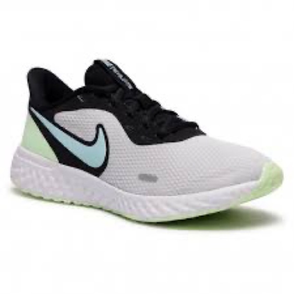 Nike Women's Revolution 5 Running Shoe size 7.5